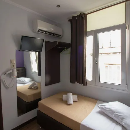 Cosmopolit Hotell 2*