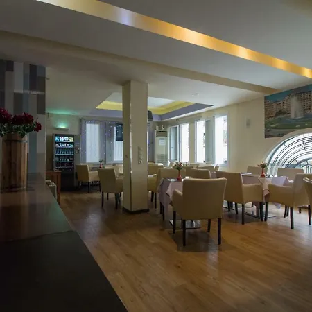 Hotel Cosmopolit 2*