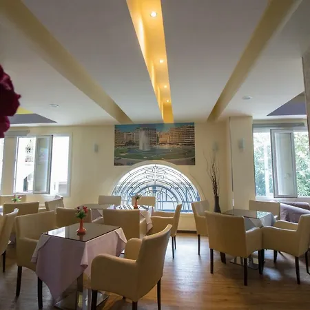 Cosmopolit Hotel 2*